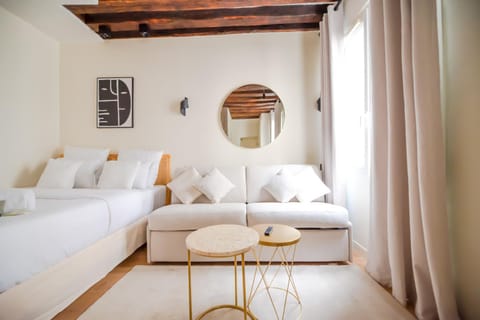 Bed, Living room, Photo of the whole room, Bedroom
