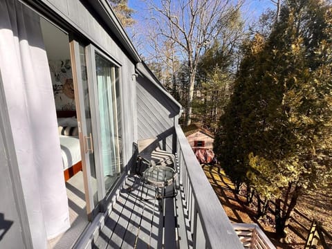 Luxury Woodstock Retreat Hot tub heated pool House in Capital District, NY, USA