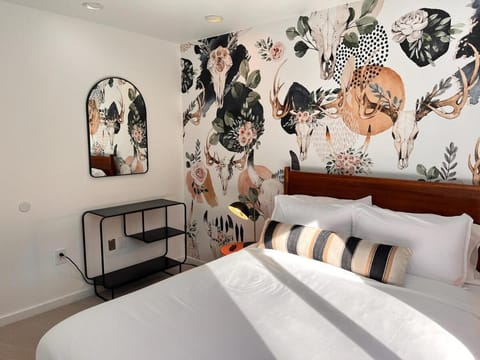 Luxury Woodstock Retreat Hot tub heated pool House in Capital District, NY, USA