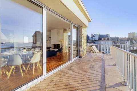 Patio, Natural landscape, View (from property/room), Balcony/Terrace