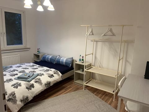 Bed, Photo of the whole room, Bedroom, internet