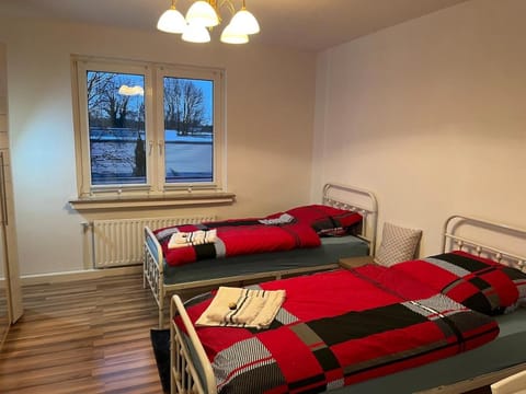 Bed, Photo of the whole room, Bedroom, internet, towels