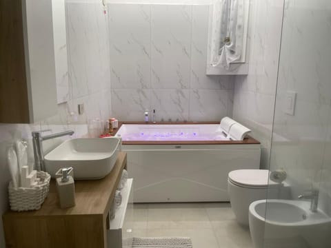 Toilet, Bathroom, Bath