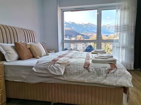 Bed, Natural landscape, Bedroom, Mountain view, towels