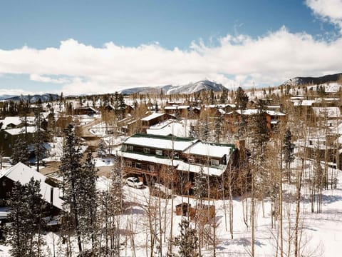 Silverthorne Cabin with Hot Tub and Forest Access Cabin in Wildernest