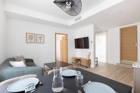 TV and multimedia, Living room, Dining area