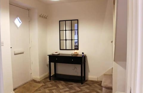 Churchwood Modern 3 bed Fantastic Location & Long stays Apartment in Grimsby