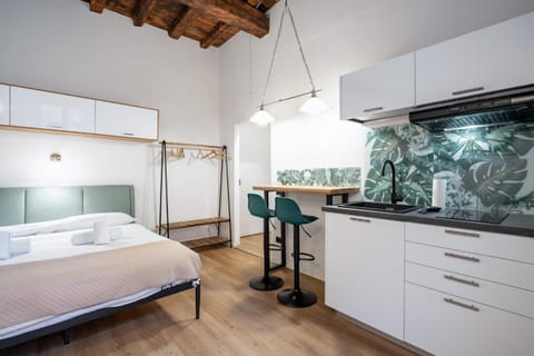 Bed, Kitchen or kitchenette