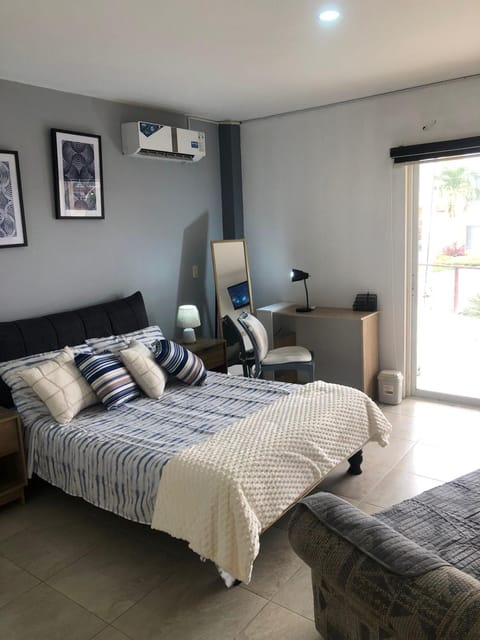Bed, Photo of the whole room, Seating area, Bedroom