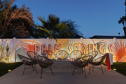 Sauna-BBQ-Golf-HeatedPool House in Palm Springs