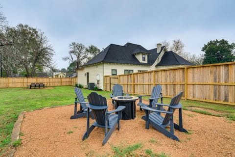 half Mi to Downtown Shops Brenham Home with Fire Pit House in Brenham