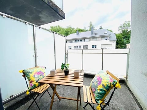 Bright and airy 3 Bedroom with terrace&parking Apartment in Strassen