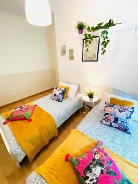 Bright and airy 3 Bedroom with terrace&parking Apartment in Strassen