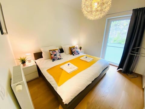 Bright and airy 3 Bedroom with terrace&parking Apartment in Strassen