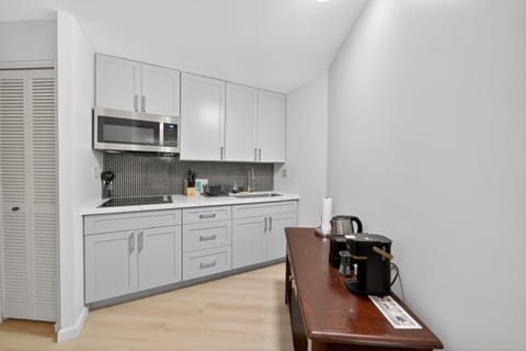 Chic DT Honolulu Executive Condo condo Apartment in Honolulu