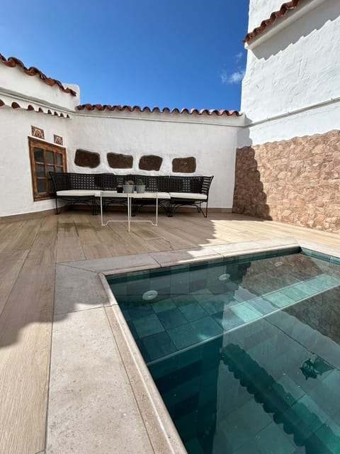 Patio, Swimming pool