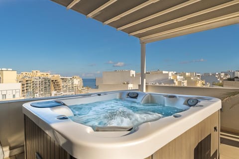 Hot Tub, View (from property/room), Balcony/Terrace