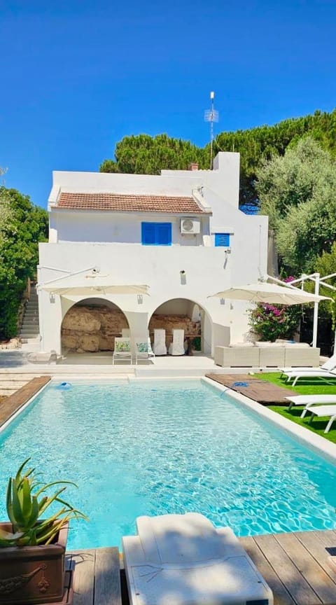 Property building, Day, Natural landscape, Massage, Massage, Beach, Pool view, Swimming pool, hair dryier, sunbed, towels, towels