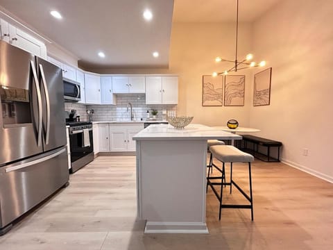 Quiet Community, Stylish Escape House in Sacramento