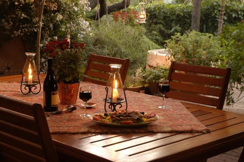 Patio, BBQ facilities