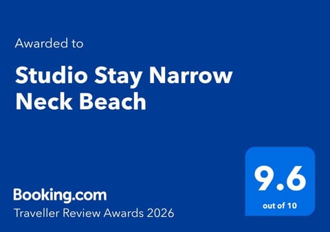 Studio Stay Narrow Neck Beach Bed and Breakfast in Auckland