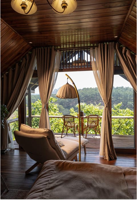 Bed, View (from property/room), Balcony/Terrace, Mountain view
