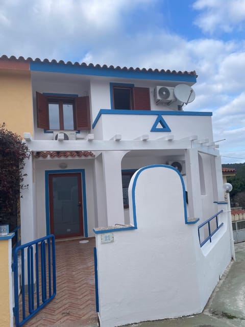 Property building, Balcony/Terrace, Balcony/Terrace