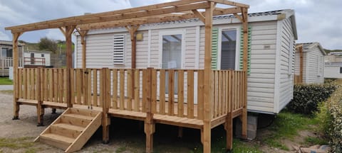 Property building, Balcony/Terrace, Garden view