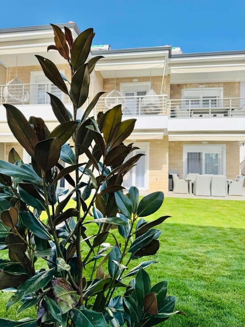 Property building, Garden, Garden view