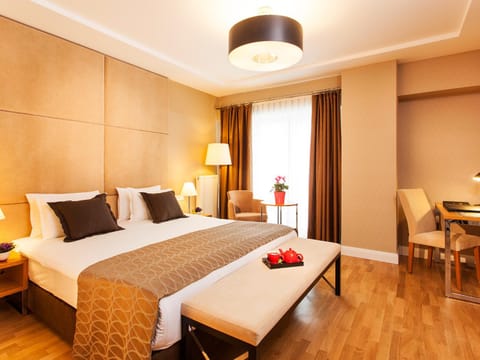 Photo of the whole room, Decorative detail, Bedroom, Family