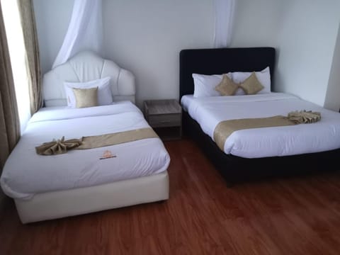 Restaurant/places to eat, Bed, Breakfast, towels