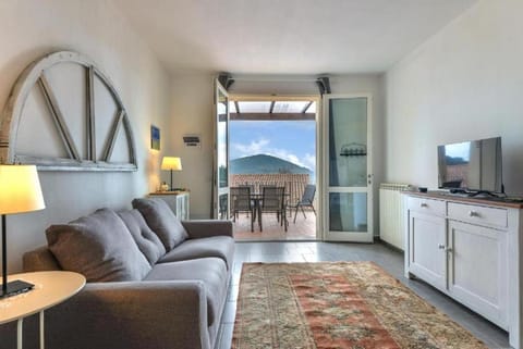 Natural landscape, TV and multimedia, Living room, Seating area, Mountain view