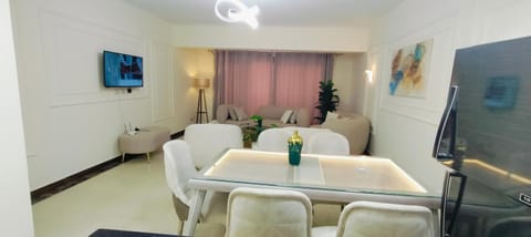 Communal lounge/ TV room, TV and multimedia, Seating area