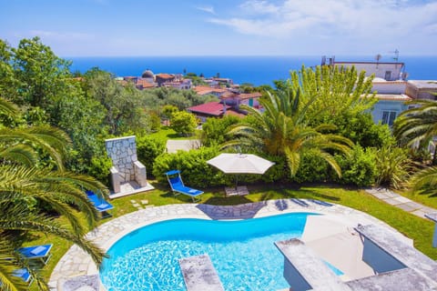 Day, Natural landscape, Pool view, Sea view, Swimming pool, sunbed