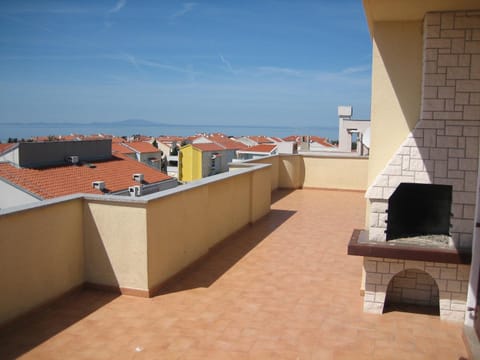 BBQ facilities, Balcony/Terrace, Sea view