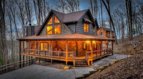Lux Mountain Retreat in the Aska Adventure Area House in Blue Ridge Lake