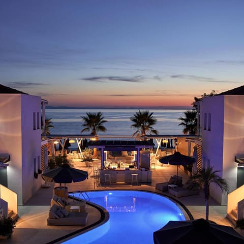 Property building, Restaurant/places to eat, Swimming pool