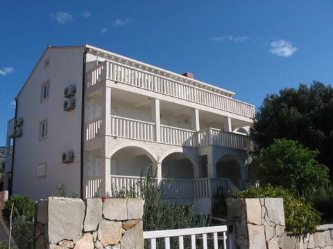 Property building, Day