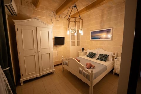 House Of Sliema - 4BR Traditional Townhouse House in Sliema