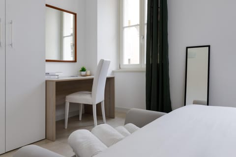 Bed, Photo of the whole room, Bedroom, hair dresser