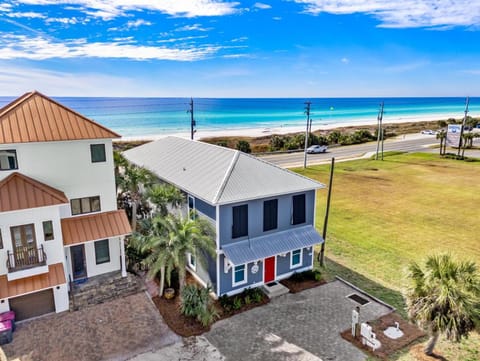 Property building, Day, Natural landscape, Beach, Sea view, Parking