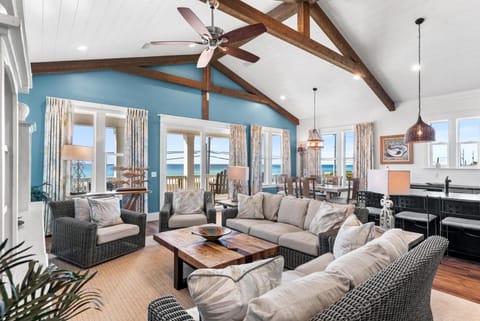 View (from property/room), Living room, Seating area, Dining area, kitchen