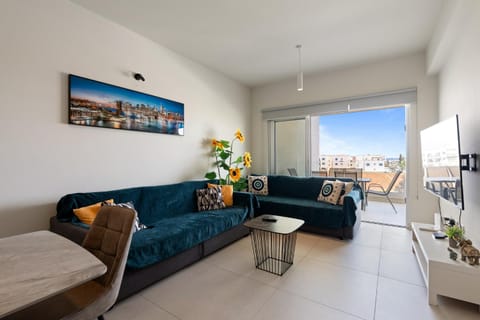 Patio, View (from property/room), Balcony/Terrace, Living room, Seating area, Dining area