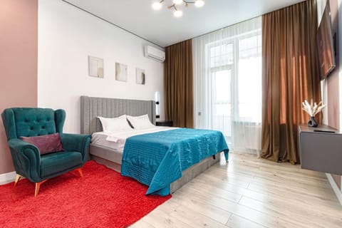 Bed, TV and multimedia, Photo of the whole room, Seating area, Bedroom