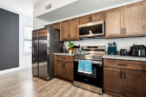 Spacious 5BR Getaway in NOLA Apartment in Ninth Ward