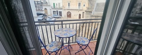 Balcony/Terrace, Seating area, Street view