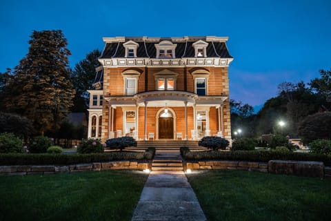 Property building, Facade/entrance, Bird's eye view, Street view