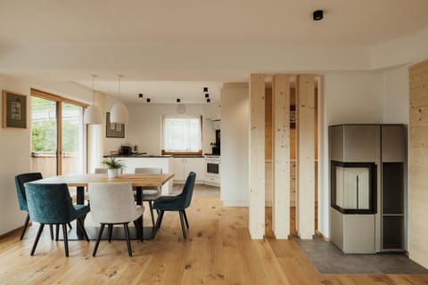 Kitchen or kitchenette, Living room, Dining area