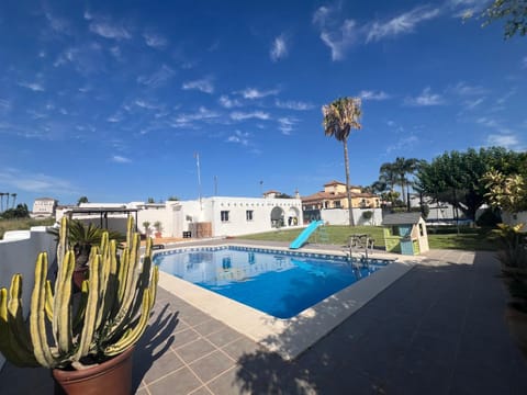 Property building, Garden view, Pool view, Swimming pool