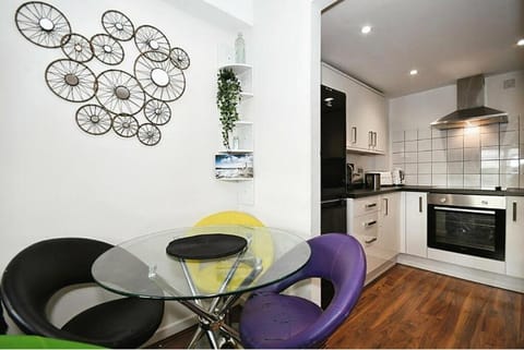 The Igloo Viewoint City Centre Stay & Free Parking Apartment in England